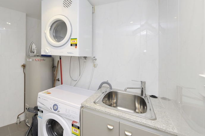 Imagen de los interiores del Hotel Oasis, Unit 9/5 Laman Street. Foto 16