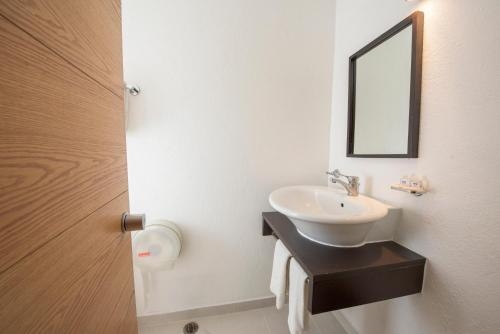 Imagen de la habitación del Hotel Oaxaca Inn Express. Foto 6