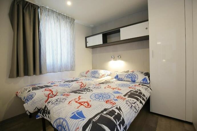 Imagen de la habitación del Hotel Oaza Mira Camping. Foto 20