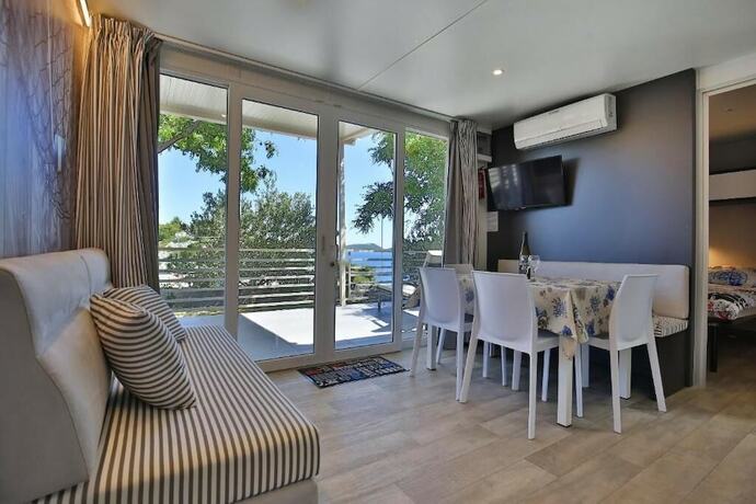 Imagen general del Hotel Oaza Mira Camping. Foto 6