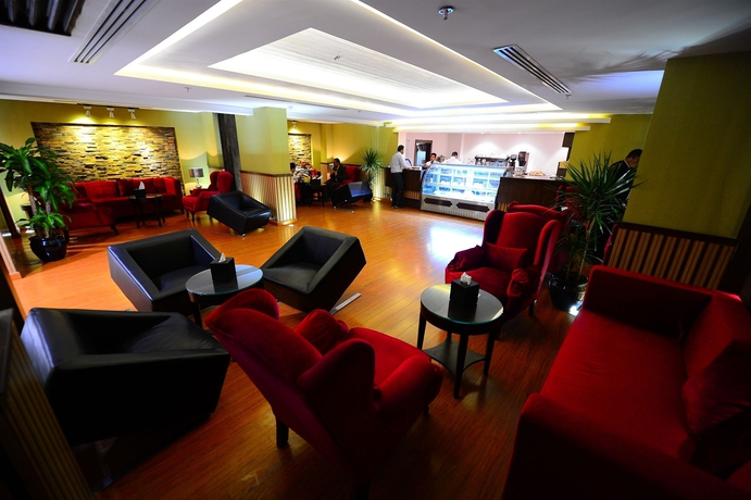 Imagen de los interiores del Hotel Obaer. Foto 10