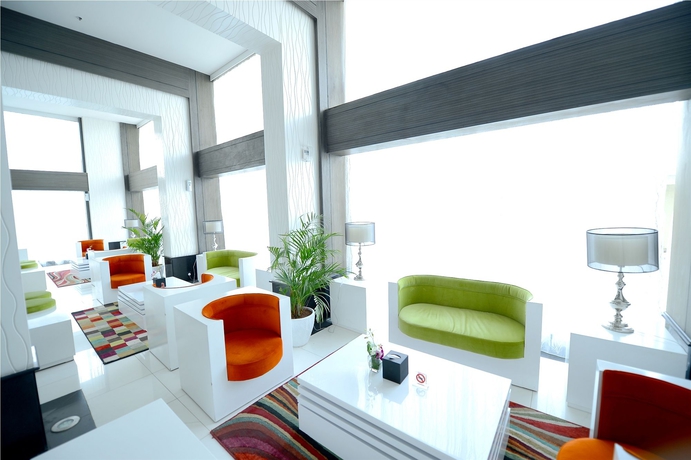 Imagen de los interiores del Hotel Obaer. Foto 16