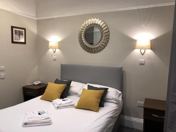 Imagen de la habitación del Hotel Oban. Foto 17