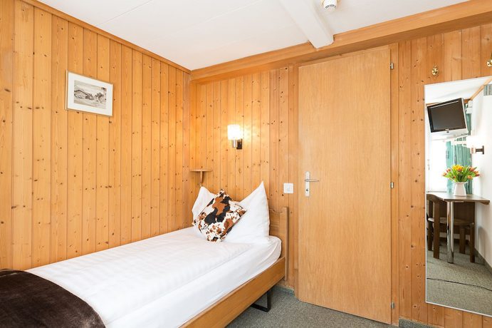 Imagen de la habitación del Hotel Oberland. Foto 13