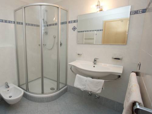 Imagen de la habitación del Hotel Oberlechner. Foto 6