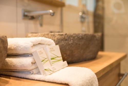 Imagen de la habitación del Hotel Oberlechtaler Hof Boutique. Foto 12