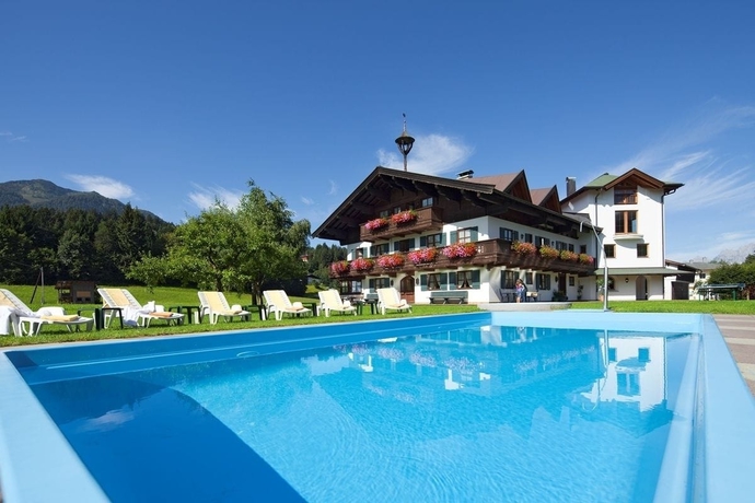 Imagen de la piscina del Hotel Obermair. Foto 17