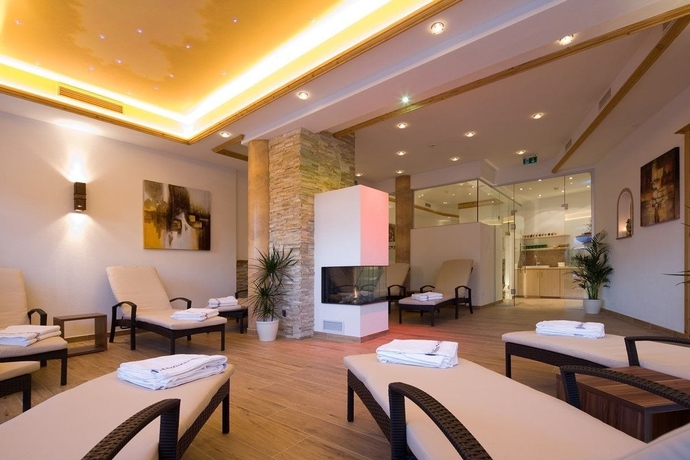 Imagen de la piscina del Hotel Obermair. Foto 18