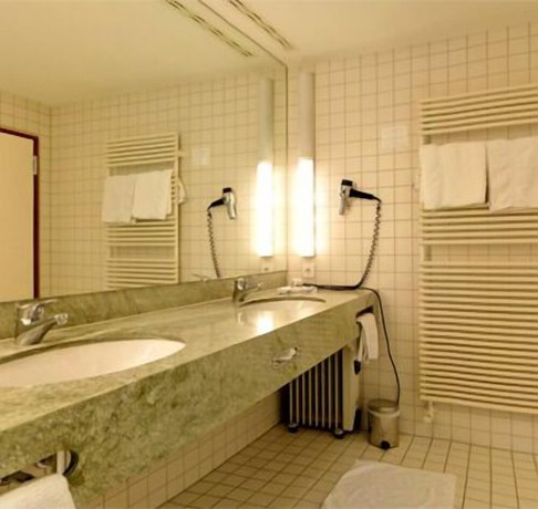 Imagen de la habitación del Hotel Oberschwaebischer Hof. Foto 9
