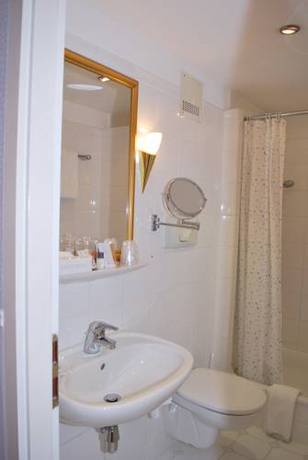 Imagen de la habitación del Hotel Obertor. Foto 4