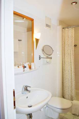 Imagen de la habitación del Hotel Obertor. Foto 9