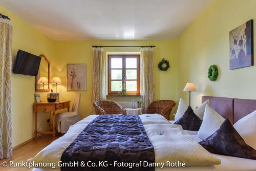 Imagen de la habitación del Hotel Oberwirt, Pfaffing. Foto 6
