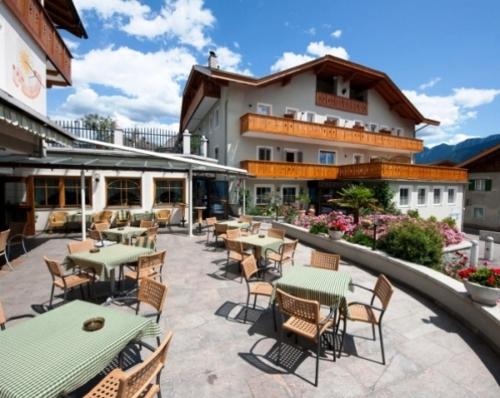 Imagen general del Hotel Oberwirt, Tschiffnon - Gioviniano. Foto 3