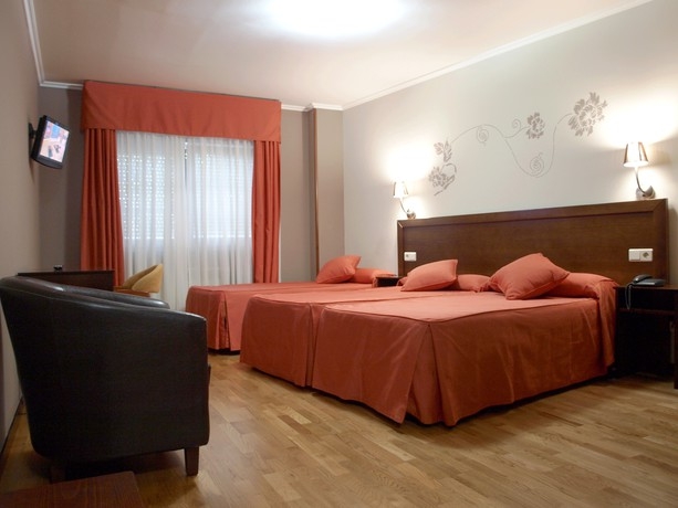 Imagen de la habitación del Hotel Oca Insua. Foto 8