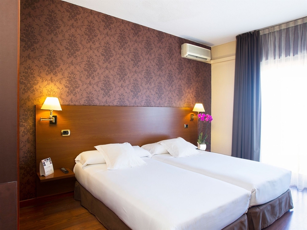 Imagen de la habitación del Hotel Oca Ipanema. Foto 7