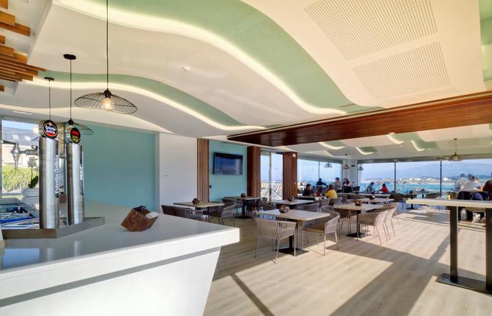 Imagen del bar/restaurante del Hotel Oca Playa De Foz and Spa. Foto 4