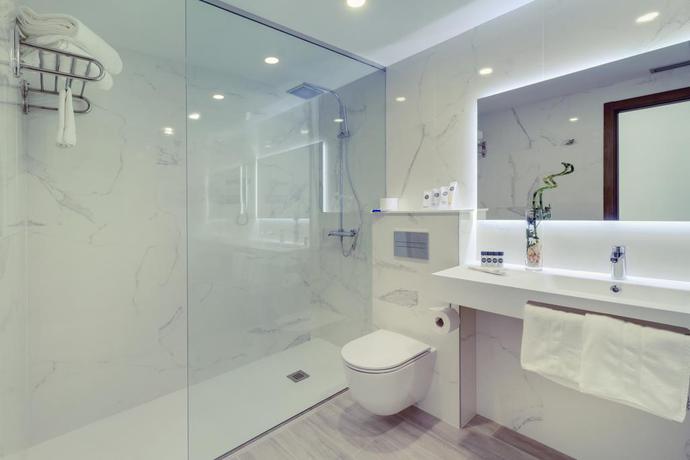 Imagen de la habitación del Hotel Oca Playa De Foz and Spa. Foto 15