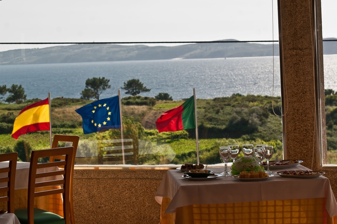 Imagen del bar/restaurante del Hotel Oca Vermar. Foto 4