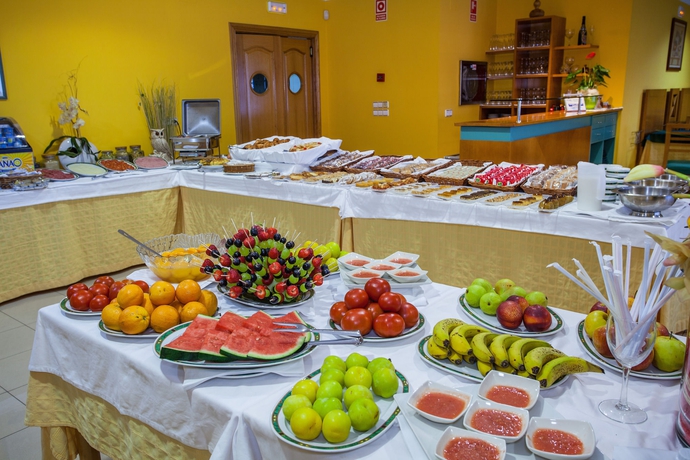 Imagen del bar/restaurante del Hotel Oca Vermar. Foto 7