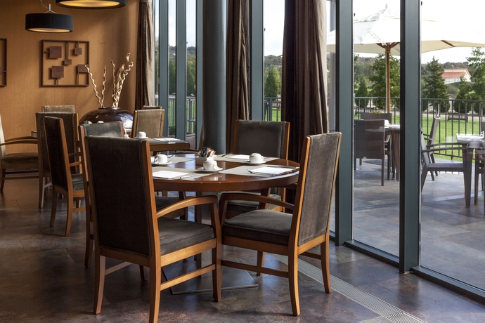 Imagen del bar/restaurante del Hotel Oca Vila de Allariz. Foto 2