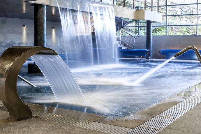 Imagen de la piscina del Hotel Oca Vila de Allariz. Foto 16