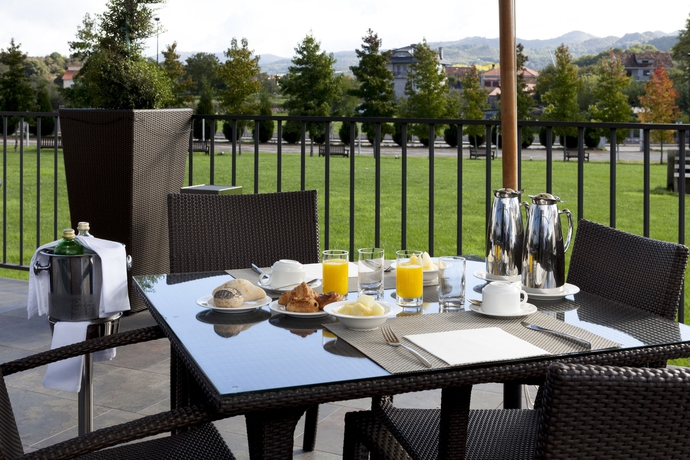 Imagen del bar/restaurante del Hotel Oca Vila de Allariz. Foto 6