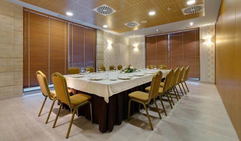 Imagen de los interiores del Hotel Oca Villa De Avilés. Foto 11