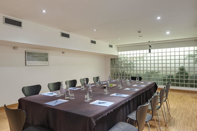 Imagen de los interiores del Hotel Occidental Aran Park. Foto 16