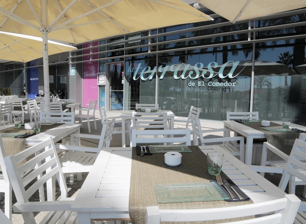 Imagen del bar/restaurante del Hotel Occidental Atenea Mar- Adults Only. Foto 5