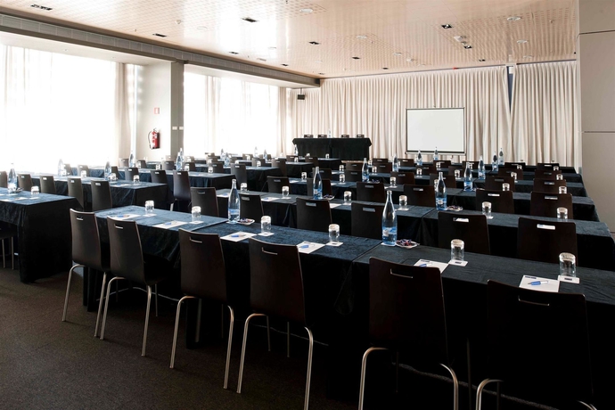 Imagen de los interiores del Hotel Occidental Atenea Mar- Adults Only. Foto 15