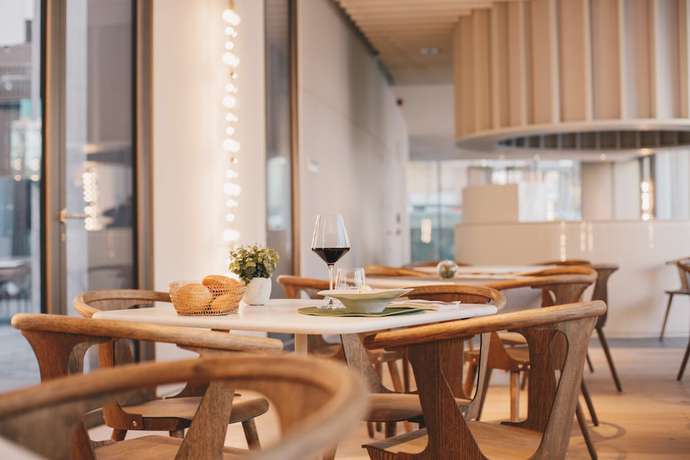 Imagen del bar/restaurante del Hotel Occidental Barcelona 1929. Foto 4