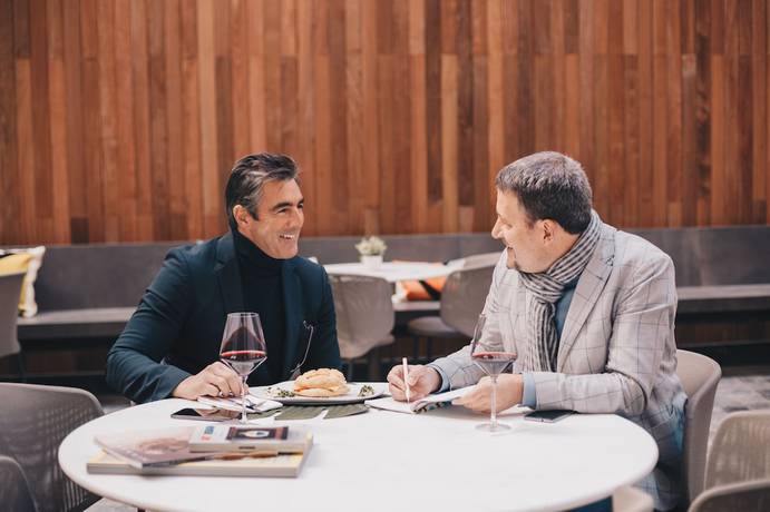 Imagen del bar/restaurante del Hotel Occidental Barcelona 1929. Foto 7