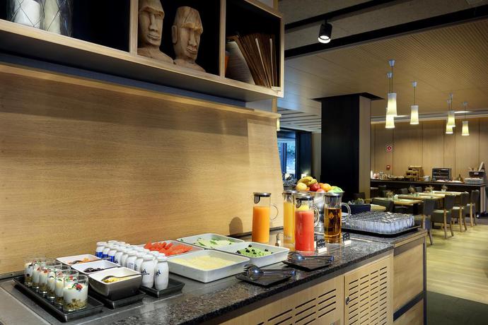 Imagen del bar/restaurante del Hotel Occidental Bilbao. Foto 5