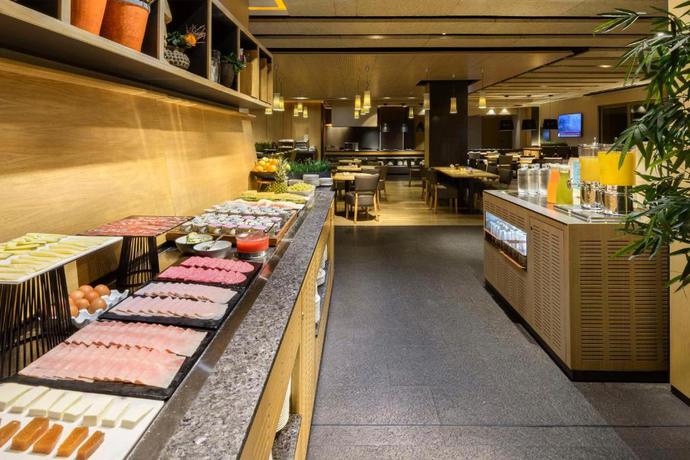 Imagen del bar/restaurante del Hotel Occidental Bilbao. Foto 6
