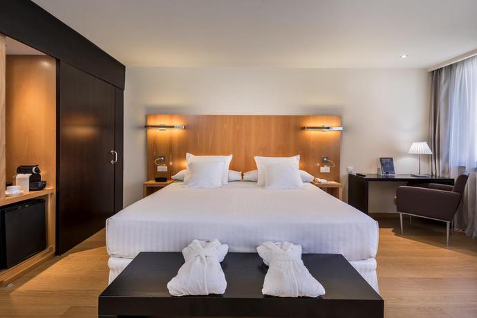 Imagen de la habitación del Hotel Occidental Cádiz. Foto 12