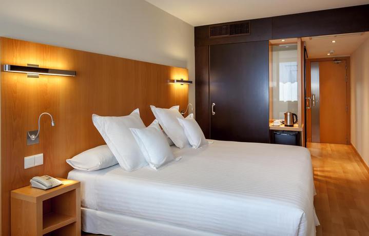 Imagen de la habitación del Hotel Occidental Cádiz. Foto 14