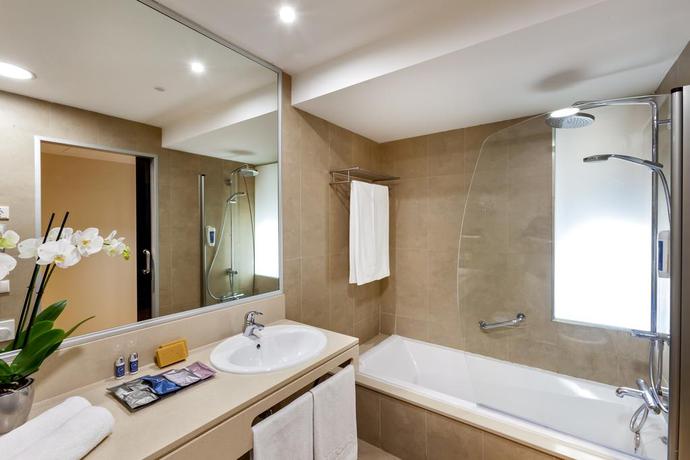 Imagen de la habitación del Hotel Occidental Cádiz. Foto 17