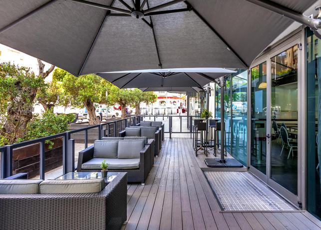 Imagen de los exteriores del Hotel Occidental Cádiz. Foto 18