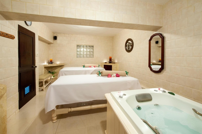 Imagen de los interiores del Hotel Occidental Caribe - All Inclusive. Foto 14