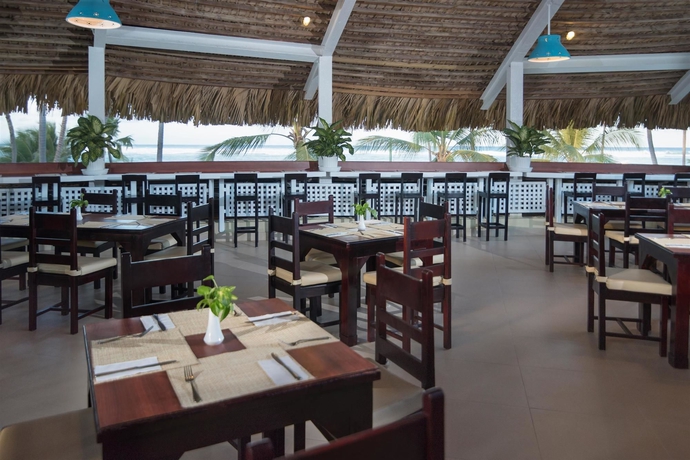 Imagen del bar/restaurante del Hotel Occidental Caribe - All Inclusive. Foto 2