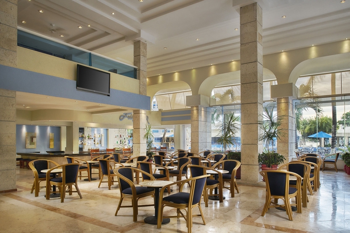Imagen del bar/restaurante del Hotel Occidental Costa Cancún All Inclusive. Foto 5