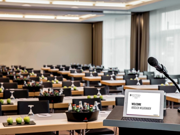 Imagen de los interiores del Hotel Occidental Dresden Newa. Foto 11