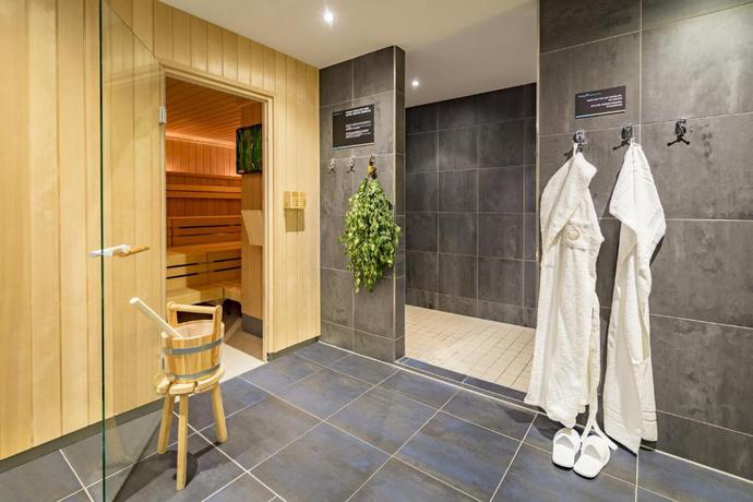 Imagen de los interiores del Hotel Occidental Dresden Newa. Foto 12