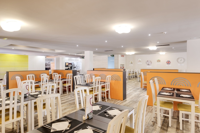 Imagen del bar/restaurante del Hotel Occidental Ibiza. Foto 5