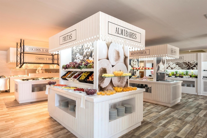 Imagen del bar/restaurante del Hotel Occidental Ibiza. Foto 7