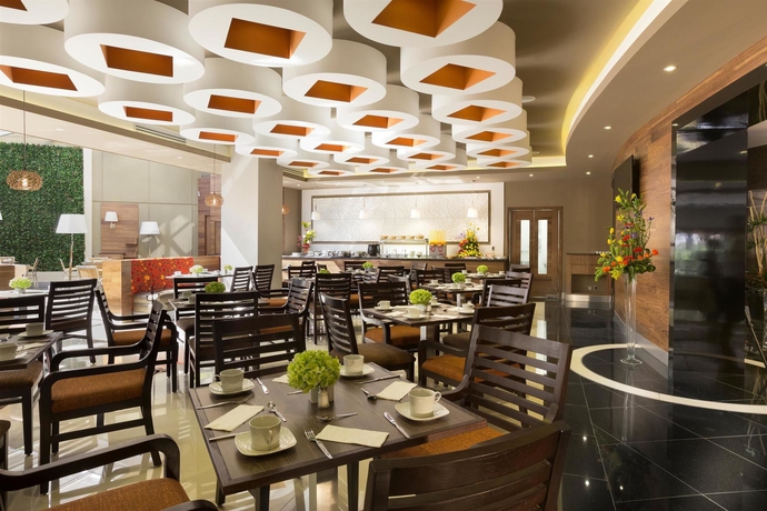 Imagen del bar/restaurante del Hotel Occidental JF Puebla. Foto 2