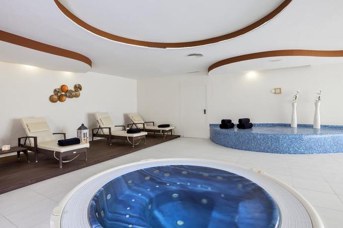 Imagen de la piscina del Hotel Occidental Jandia Playa. Foto 28