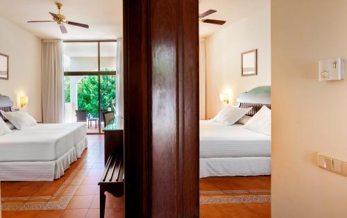 Imagen de la habitación del Hotel Occidental Jandía Mar. Foto 9