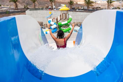 Imagen de la piscina del Hotel Occidental Jandía Mar. Foto 17