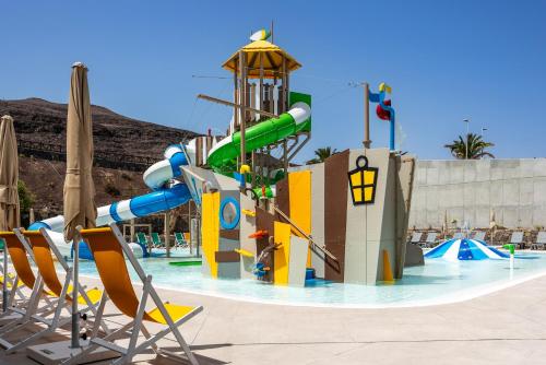 Imagen de la piscina del Hotel Occidental Jandía Mar. Foto 23